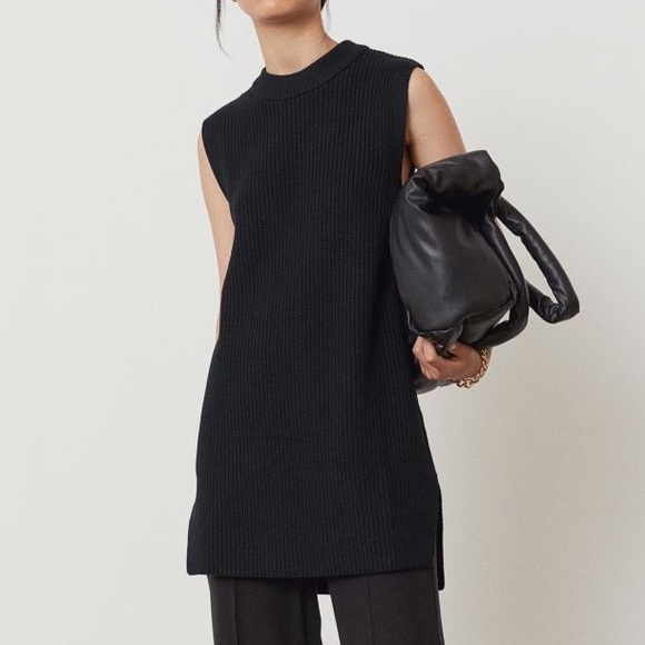 H&M Sweaters - H&M Black Rib-Knit Sweater Vest